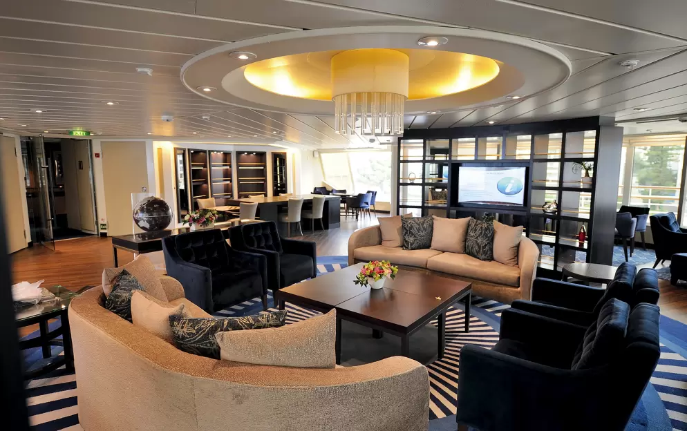 Windstar Cruises, Star Breeze, YachtClub.jpg